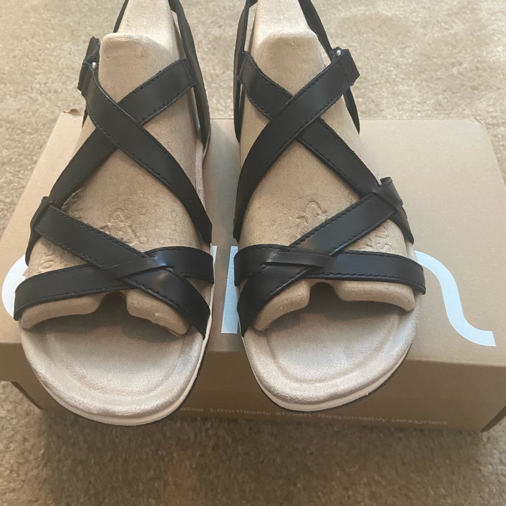 Earth Origins Black Strappy Sandals